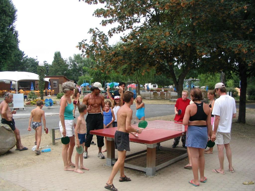 Camping La Belle Etoile Melun Ngoại thất bức ảnh