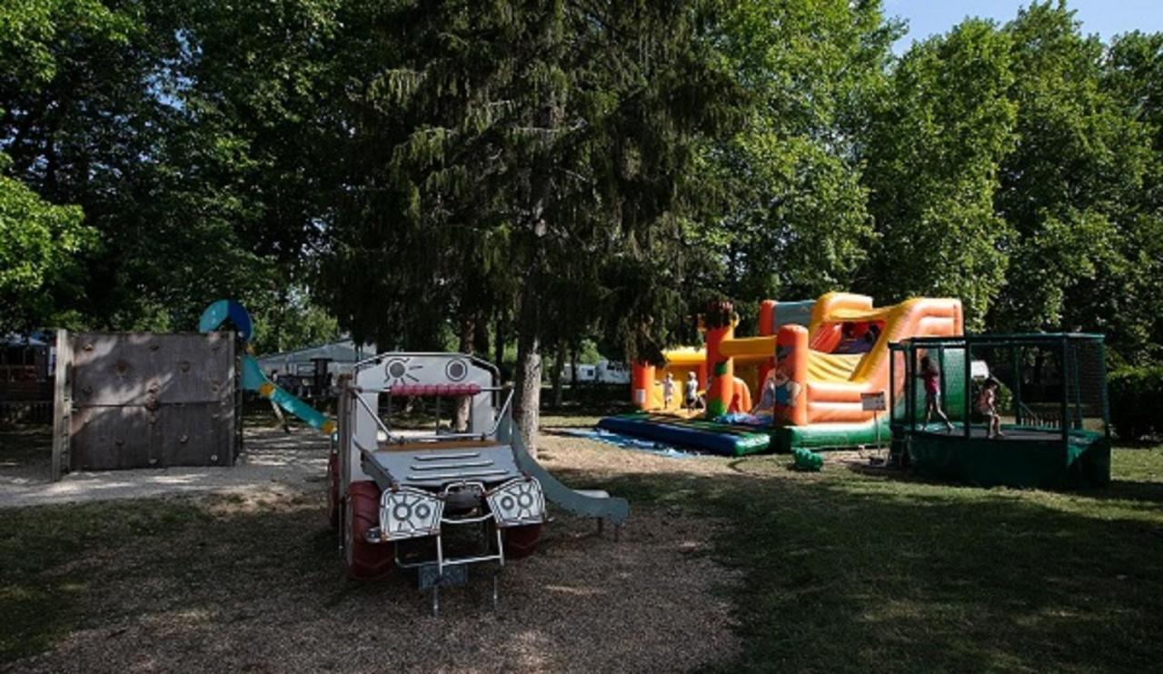 Camping La Belle Etoile Melun Ngoại thất bức ảnh